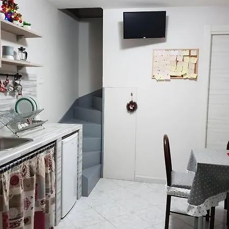 Sisella Dayuse Neapol